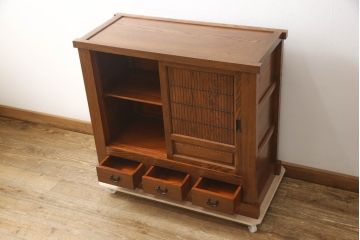 中古　超美品　新古品　楡(ニレ)材　総無垢材　品のある佇まいが魅力の水屋箪笥サイドボード(サイドキャビネット、茶箪笥、戸棚、収納棚、テレビ台、テレビボード)(R-067440)