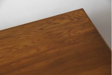 中古　美品　前面屋久杉材　漆塗り　上質な和の空間づくりにおすすめの茶棚(茶箪笥、戸棚、収納棚、飾り棚、サイドボード)(R-067442)