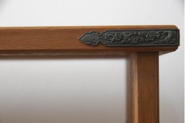 中古　美品　前面屋久杉材　漆塗り　上質な和の空間づくりにおすすめの茶棚(茶箪笥、戸棚、収納棚、飾り棚、サイドボード)(R-067442)