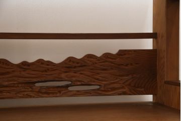 中古　美品　前面屋久杉材　漆塗り　上質な和の空間づくりにおすすめの茶棚(茶箪笥、戸棚、収納棚、飾り棚、サイドボード)(R-067442)