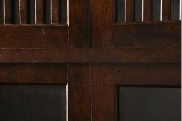 中古　九州民芸家具　整然と並ぶ縦桟引き戸が和モダンな雰囲気を醸し出す食器棚(収納棚、戸棚、キャビネット)(定価約90万円)(R-067443)