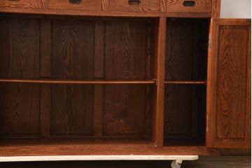 新古品　未使用品　中古　楡(ニレ)材　上質な和の空間を演出する二段重ね水屋箪笥(和風キャビネット、食器棚、収納棚、戸棚)(定価約120万円)(R-067445)