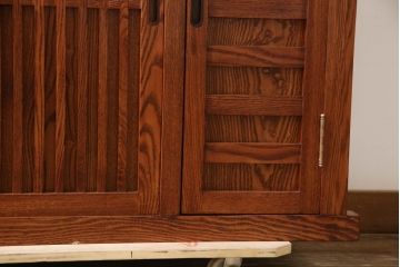 新古品　未使用品　中古　楡(ニレ)材　上質な和の空間を演出する二段重ね水屋箪笥(和風キャビネット、食器棚、収納棚、戸棚)(定価約120万円)(R-067445)