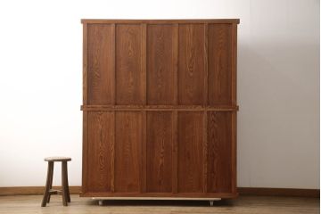 新古品　未使用品　中古　楡(ニレ)材　上質な和の空間を演出する二段重ね水屋箪笥(和風キャビネット、食器棚、収納棚、戸棚)(定価約120万円)(R-067445)