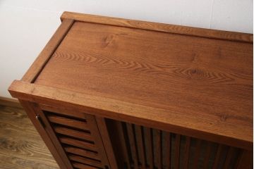 新古品　未使用品　中古　楡(ニレ)材　上質な和の空間を演出する水屋箪笥サイドボード(サイドキャビネット、リビングボード、収納棚、戸棚)(R-067446)