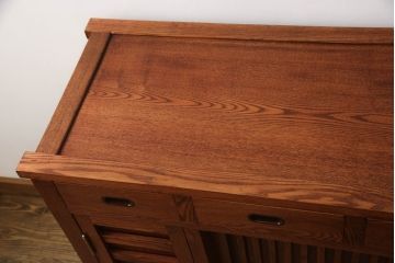 新古品　未使用品　中古　楡(ニレ)材　上質な和の空間を演出する水屋箪笥サイドボード(サイドキャビネット、リビングボード、収納棚、戸棚)(R-067447)