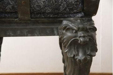 ヨーロッパアンティーク　激レア!　博物館　真鍮　ブロンズ　鋳造　希代の名品　抜群の個性溢れるアームチェア(イス、椅子、1人掛け、一人掛け)(R-067451)