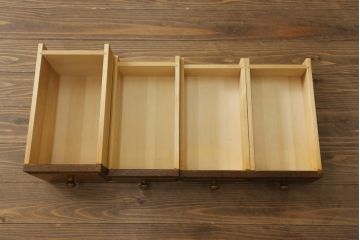 中古　三越家具(現カントリーハウス)　Brugge(ブルージュ)　オーク材　クラシカルな雰囲気漂うドレッサーとスツールのセット(化粧台、鏡台、ミラー、イス、椅子、チェア)(定価約33万円)(R-067454)