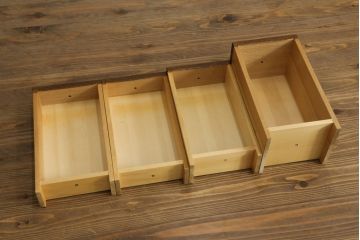中古　三越家具(現カントリーハウス)　Brugge(ブルージュ)　オーク材　クラシカルな雰囲気漂うドレッサーとスツールのセット(化粧台、鏡台、ミラー、イス、椅子、チェア)(定価約33万円)(R-067454)