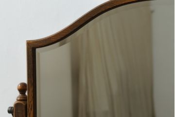 中古　三越家具(現カントリーハウス)　Brugge(ブルージュ)　オーク材　クラシカルな雰囲気漂うドレッサーとスツールのセット(化粧台、鏡台、ミラー、イス、椅子、チェア)(定価約33万円)(R-067454)