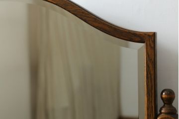中古　三越家具(現カントリーハウス)　Brugge(ブルージュ)　オーク材　クラシカルな雰囲気漂うドレッサーとスツールのセット(化粧台、鏡台、ミラー、イス、椅子、チェア)(定価約33万円)(R-067454)