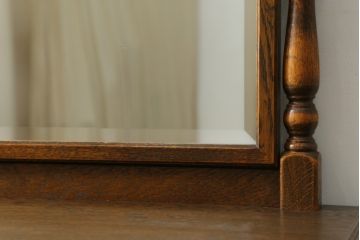 中古　三越家具(現カントリーハウス)　Brugge(ブルージュ)　オーク材　クラシカルな雰囲気漂うドレッサーとスツールのセット(化粧台、鏡台、ミラー、イス、椅子、チェア)(定価約33万円)(R-067454)