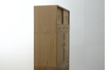 中古　蒔絵入り　1級技能士　龍上忠志作　花の絵柄がかわいらしくも品を感じさせる総桐箪笥(胴厚、四方丸、和箪笥、桐たんす、収納タンス、衣装箪笥、着物箪笥、引き出し)(定価約160万円)(R-067461)