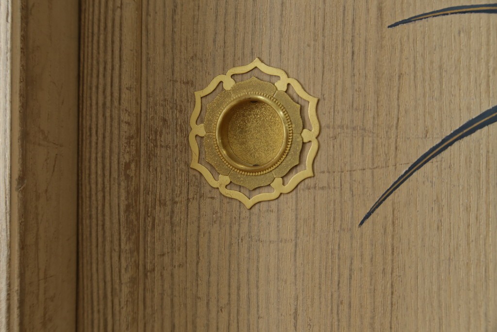 中古　蒔絵入り　1級技能士　龍上忠志作　花の絵柄がかわいらしくも品を感じさせる総桐箪笥(胴厚、四方丸、和箪笥、桐たんす、収納タンス、衣装箪笥、着物箪笥、引き出し)(定価約160万円)(R-067461)