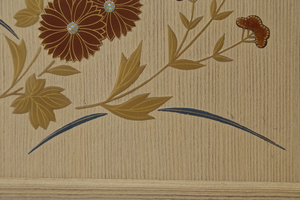 中古　蒔絵入り　1級技能士　龍上忠志作　花の絵柄がかわいらしくも品を感じさせる総桐箪笥(胴厚、四方丸、和箪笥、桐たんす、収納タンス、衣装箪笥、着物箪笥、引き出し)(定価約160万円)(R-067461)