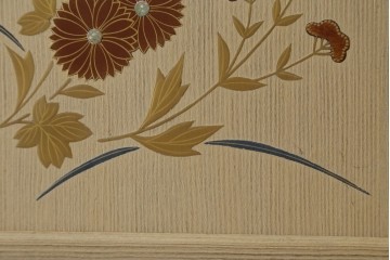 中古　蒔絵入り　1級技能士　龍上忠志作　花の絵柄がかわいらしくも品を感じさせる総桐箪笥(胴厚、四方丸、和箪笥、桐たんす、収納タンス、衣装箪笥、着物箪笥、引き出し)(定価約160万円)(R-067461)