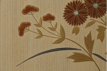 中古　蒔絵入り　1級技能士　龍上忠志作　花の絵柄がかわいらしくも品を感じさせる総桐箪笥(胴厚、四方丸、和箪笥、桐たんす、収納タンス、衣装箪笥、着物箪笥、引き出し)(定価約160万円)(R-067461)