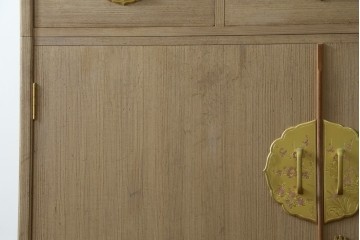 中古　蒔絵入り　1級技能士　龍上忠志作　花の絵柄がかわいらしくも品を感じさせる総桐箪笥(胴厚、四方丸、和箪笥、桐たんす、収納タンス、衣装箪笥、着物箪笥、引き出し)(定価約160万円)(R-067461)