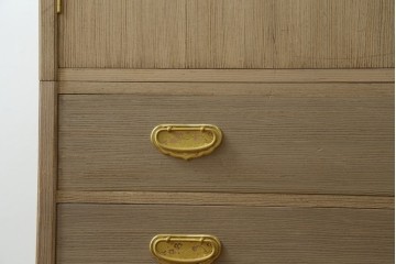 中古　蒔絵入り　1級技能士　龍上忠志作　花の絵柄がかわいらしくも品を感じさせる総桐箪笥(胴厚、四方丸、和箪笥、桐たんす、収納タンス、衣装箪笥、着物箪笥、引き出し)(定価約160万円)(R-067461)