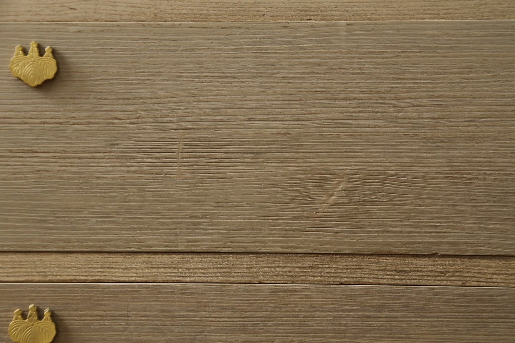 中古　蒔絵入り　1級技能士　龍上忠志作　花の絵柄がかわいらしくも品を感じさせる総桐箪笥(胴厚、四方丸、和箪笥、桐たんす、収納タンス、衣装箪笥、着物箪笥、引き出し)(定価約160万円)(R-067461)