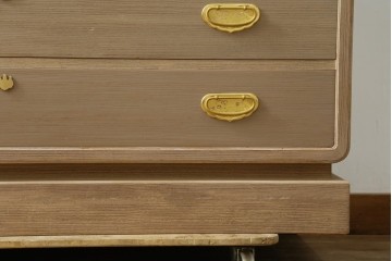 中古　蒔絵入り　1級技能士　龍上忠志作　花の絵柄がかわいらしくも品を感じさせる総桐箪笥(胴厚、四方丸、和箪笥、桐たんす、収納タンス、衣装箪笥、着物箪笥、引き出し)(定価約160万円)(R-067461)