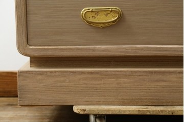 中古　蒔絵入り　1級技能士　龍上忠志作　花の絵柄がかわいらしくも品を感じさせる総桐箪笥(胴厚、四方丸、和箪笥、桐たんす、収納タンス、衣装箪笥、着物箪笥、引き出し)(定価約160万円)(R-067461)