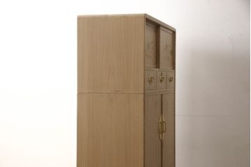 中古　蒔絵入り　1級技能士　龍上忠志作　花の絵柄がかわいらしくも品を感じさせる総桐箪笥(胴厚、四方丸、和箪笥、桐たんす、収納タンス、衣装箪笥、着物箪笥、引き出し)(定価約160万円)(R-067461)