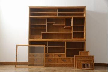 中古　美品　屋久杉　上品な佇まいで和の空間を引き立てる茶箪笥(水屋箪笥、茶棚、戸棚、収納棚、飾り棚)(定価約115万円)(R-067462)