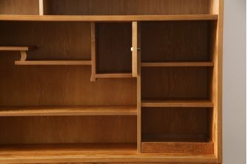中古　美品　屋久杉　上品な佇まいで和の空間を引き立てる茶箪笥(水屋箪笥、茶棚、戸棚、収納棚、飾り棚)(定価約115万円)(R-067462)