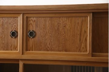 中古　美品　屋久杉　上品な佇まいで和の空間を引き立てる茶箪笥(水屋箪笥、茶棚、戸棚、収納棚、飾り棚)(定価約115万円)(R-067462)