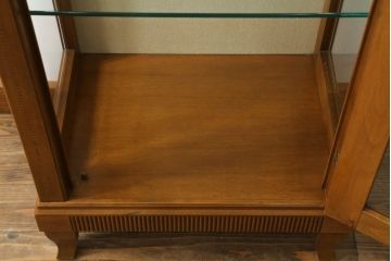 中古　美品　イタリア家具　セルバ社(SELVA)　クラシカルなデザインが魅力の縦型キュリオケース(ガラスケース、ショーケース、飾り棚、ディスプレイ棚、キャビネット)(R-067468)