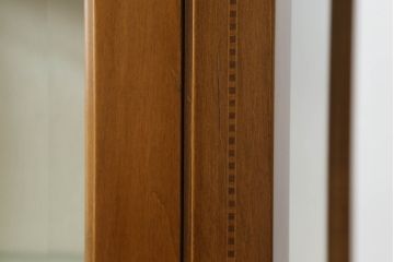 中古　美品　イタリア家具　セルバ社(SELVA)　クラシカルなデザインが魅力の縦型キュリオケース(ガラスケース、ショーケース、飾り棚、ディスプレイ棚、キャビネット)(R-067468)