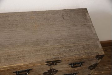 中古　国産民芸家具　職人手造り　繊細な金具が魅力的!上品な和の空間を演出する総桐箪笥ローチェスト(総桐たんす、和箪笥、収納タンス、衣装箪笥、サイドチェスト、引き出し)(R-067469)