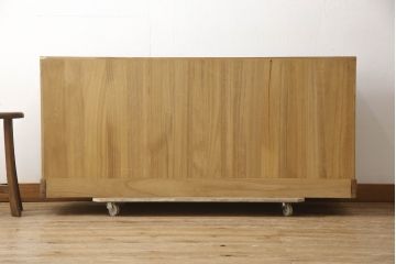 中古　国産民芸家具　職人手造り　繊細な金具が魅力的!上品な和の空間を演出する総桐箪笥ローチェスト(総桐たんす、和箪笥、収納タンス、衣装箪笥、サイドチェスト、引き出し)(R-067469)