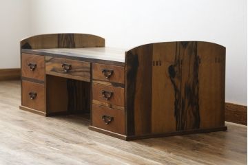 和製アンティーク　高級品!!　力強くて美しい杢目が魅力的!!黒柿材と欅(ケヤキ)材製の大振りな文机(座机、ローテーブル、サイドテーブル、作業台、テレビ台、ローボード)(R-067472)