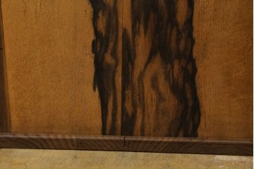 和製アンティーク　高級品!!　力強くて美しい杢目が魅力的!!黒柿材と欅(ケヤキ)材製の大振りな文机(座机、ローテーブル、サイドテーブル、作業台、テレビ台、ローボード)(R-067472)