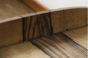 和製アンティーク　高級品!!　力強くて美しい杢目が魅力的!!黒柿材と欅(ケヤキ)材製の大振りな文机(座机、ローテーブル、サイドテーブル、作業台、テレビ台、ローボード)(R-067472)