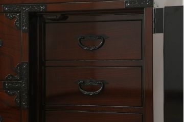 中古　美品　民芸家具　渡辺家具店　木地呂塗りの美しい仙台箪笥(和箪笥、引き出し、衣装箪笥、収納箪笥)(定価約85万円)(R-067473)