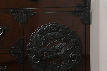 中古　美品　民芸家具　渡辺家具店　木地呂塗りの美しい仙台箪笥(和箪笥、引き出し、衣装箪笥、収納箪笥)(定価約85万円)(R-067473)