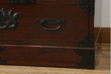 中古　美品　民芸家具　渡辺家具店　木地呂塗りの美しい仙台箪笥(和箪笥、引き出し、衣装箪笥、収納箪笥)(定価約85万円)(R-067473)