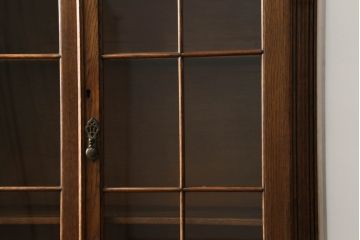 イギリスアンティーク　オーク材　クラシカルなデザインがお洒落なブックケース(本箱、キャビネット、収納棚、戸棚、飾り棚、英国)(R-067474)