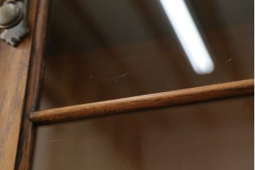イギリスアンティーク　オーク材　クラシカルなデザインがお洒落なブックケース(本箱、キャビネット、収納棚、戸棚、飾り棚、英国)(R-067474)