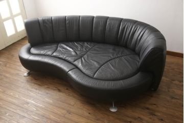 中古　美品　デセデ(de Sede)　DS-164/30　ラグジュアリーな雰囲気を醸し出す本革3人掛けソファ(レザー、カウチソファ、3P、三人掛け)(定価約316万円)(R-067475)