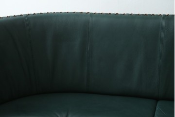 中古　デセデ(de Sede)　Mathias Hoffmann(マティアス・ホフマン)　DS-102/03　モスグリーン　個性的で美しい曲線のフォルムが魅力的な2人掛けソファ　定価約194万円　(R-067485)