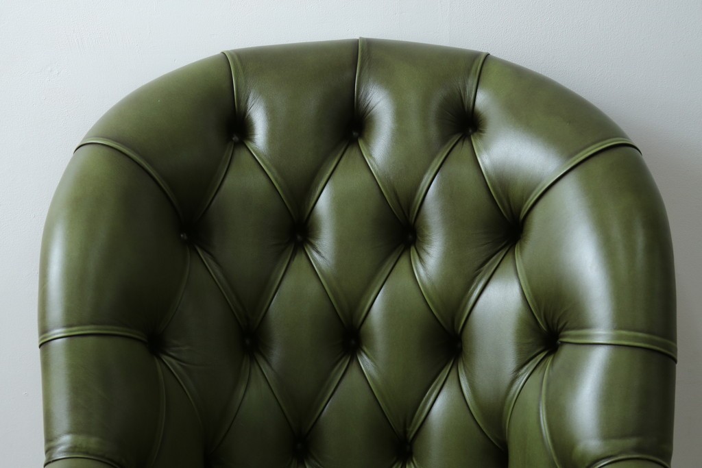 中古　極上美品　使用感ほぼ無し!!　スペイン製　バロッサバレンティ(VARO,S.A. VALENTI)　本革　ラグジュアリーな空間を演出する1人掛けレザーソファ　定価約60万円　(R-067487)