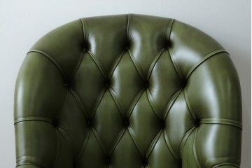 中古　極上美品　使用感ほぼ無し!!　スペイン製　バロッサバレンティ(VARO,S.A. VALENTI)　本革　ラグジュアリーな空間を演出する1人掛けレザーソファ　定価約60万円　(R-067487)