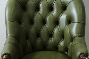 中古　極上美品　使用感ほぼ無し!!　スペイン製　バロッサバレンティ(VARO,S.A. VALENTI)　本革　ラグジュアリーな空間を演出する1人掛けレザーソファ　定価約60万円　(R-067487)