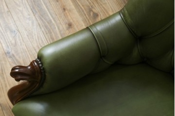 中古　極上美品　使用感ほぼ無し!!　スペイン製　バロッサバレンティ(VARO,S.A. VALENTI)　本革　ラグジュアリーな空間を演出する1人掛けレザーソファ　定価約60万円　(R-067487)