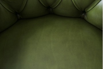 中古　極上美品　使用感ほぼ無し!!　スペイン製　バロッサバレンティ(VARO,S.A. VALENTI)　本革　ラグジュアリーな空間を演出する1人掛けレザーソファ　定価約60万円　(R-067487)