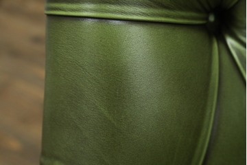 中古　極上美品　使用感ほぼ無し!!　スペイン製　バロッサバレンティ(VARO,S.A. VALENTI)　本革　ラグジュアリーな空間を演出する1人掛けレザーソファ　定価約60万円　(R-067487)